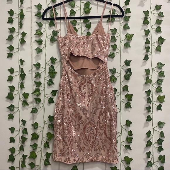 Size small mini sequin dress - Picture 2 of 5